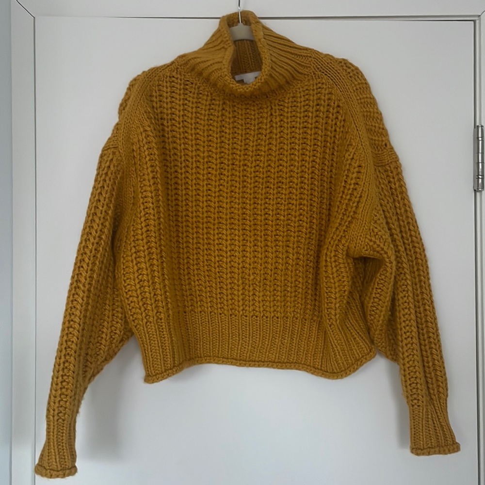 New HM sweater